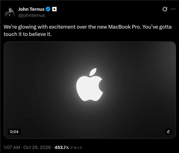 苹果发布首款触控屏MacBook Pro：发光Logo时隔10年回归！